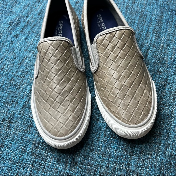 Sperry Seaside Emboss Weave Slip On Leather Shoes - Picture 5 of 9